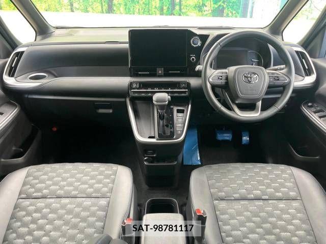 Toyota VOXY 2022-02 313567-1