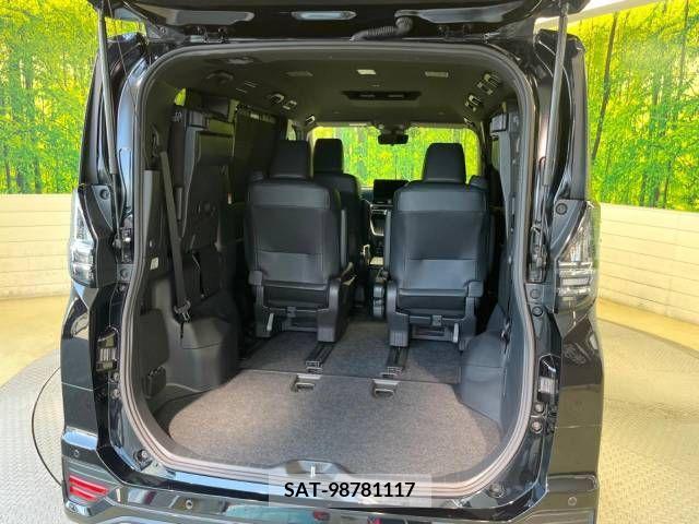 Toyota VOXY 2022-02 313567-11