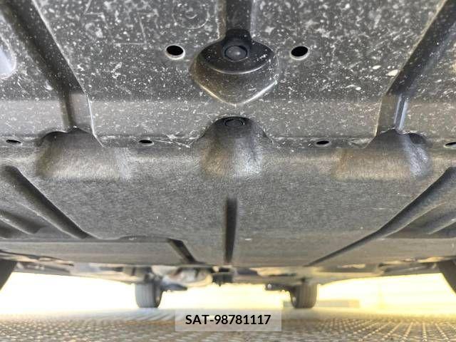 Toyota VOXY 2022-02 313567-18