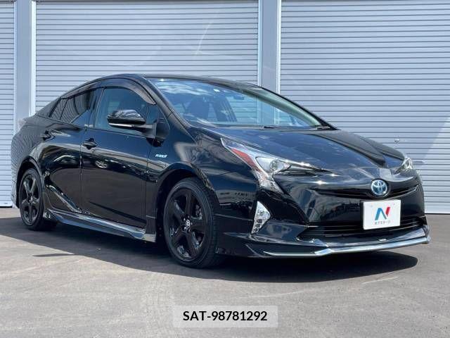 Toyota PRIUS 2017-10 352689-15