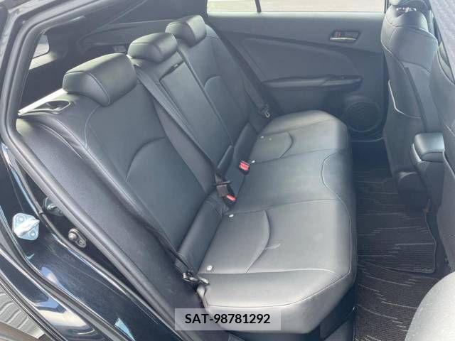 Toyota PRIUS 2017-10 352689-8