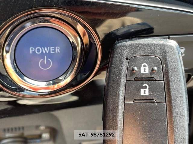 Toyota PRIUS 2017-10 352689-6