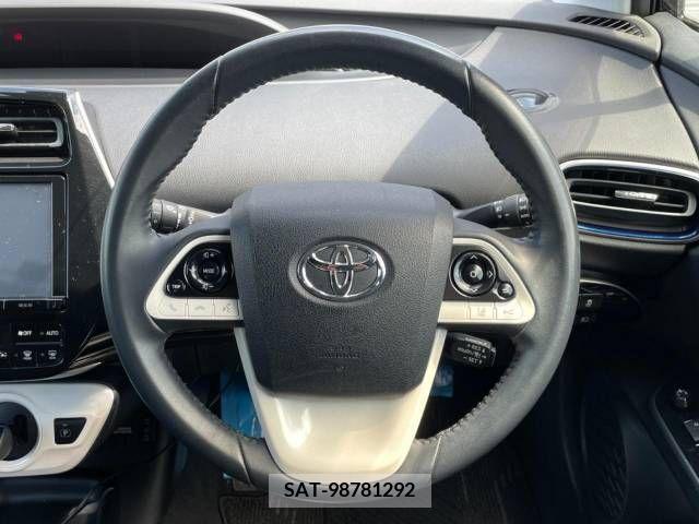 Toyota PRIUS 2017-10 352689-10