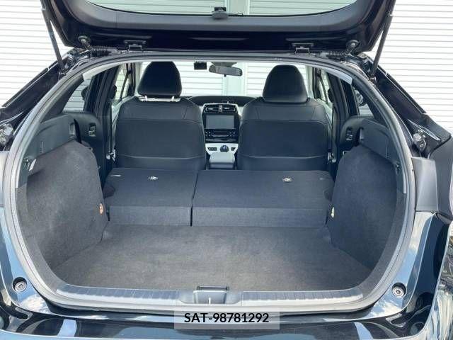 Toyota PRIUS 2017-10 352689-9