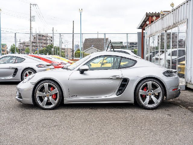 Porsche CAYMAN 2018-11 2827-26