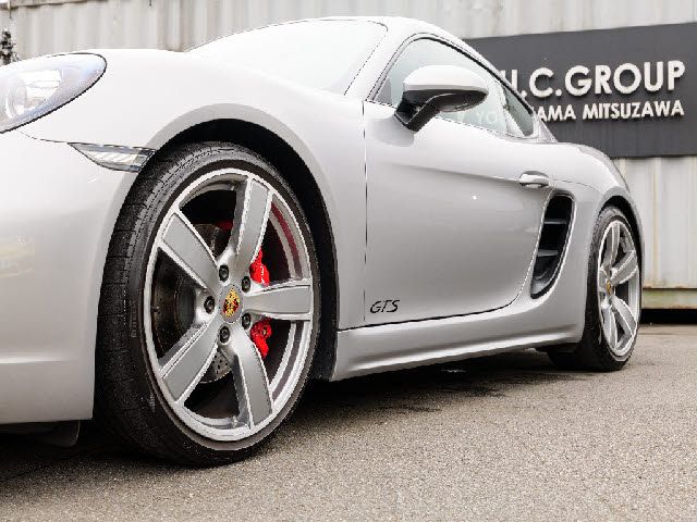 Porsche CAYMAN 2018-11 2827-10