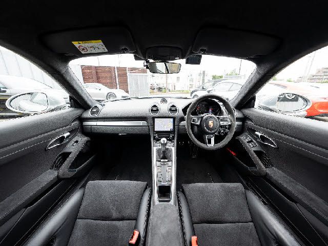 Porsche CAYMAN 2018-11 2827-2