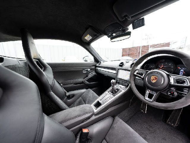Porsche CAYMAN 2018-11 2827-25