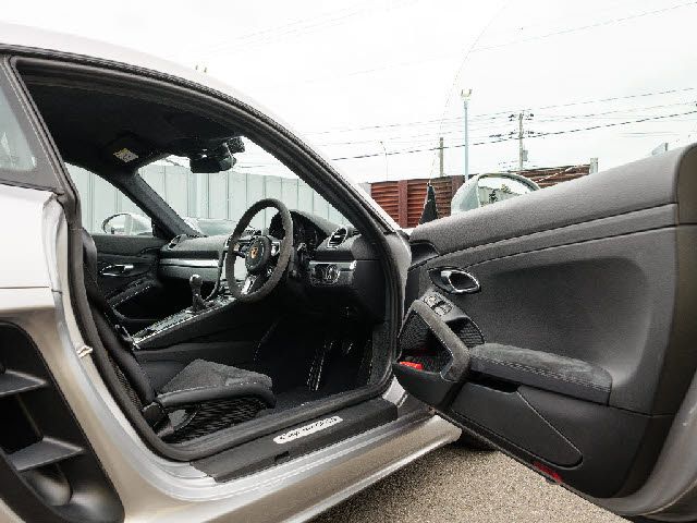 Porsche CAYMAN 2018-11 2827-24