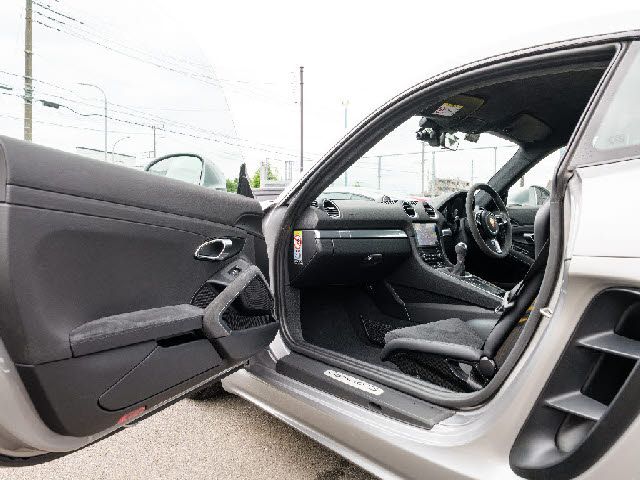 Porsche CAYMAN 2018-11 2827-23