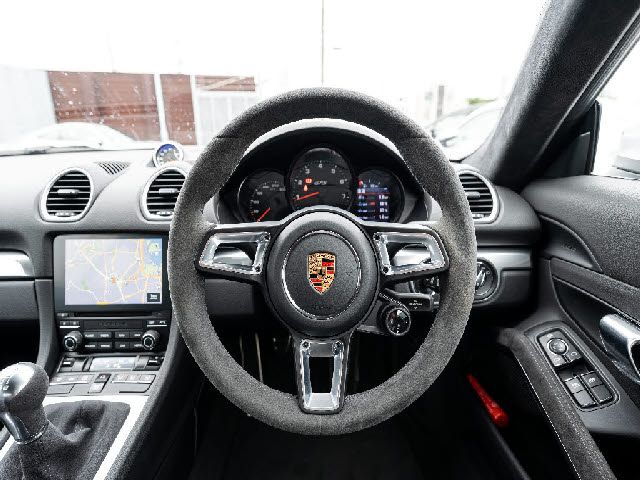 Porsche CAYMAN 2018-11 2827-22