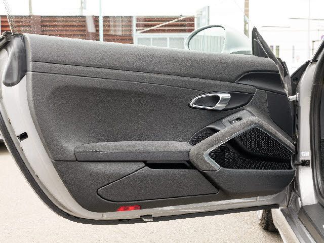 Porsche CAYMAN 2018-11 2827-20