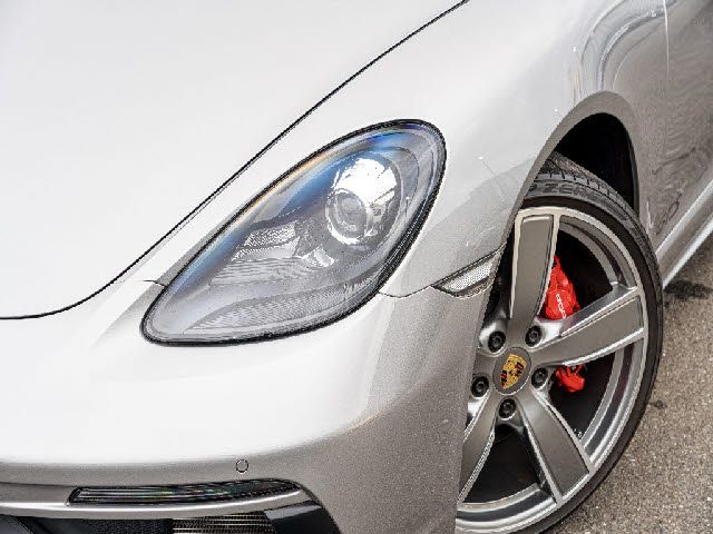 Porsche CAYMAN 2018-11 2827-19