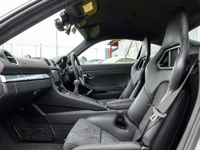 Porsche CAYMAN 2018-11 2827-13