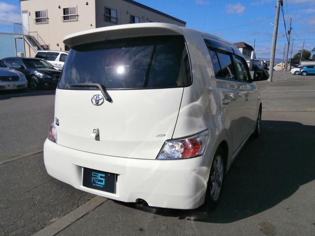 Toyota BB 2010-01 183075-5