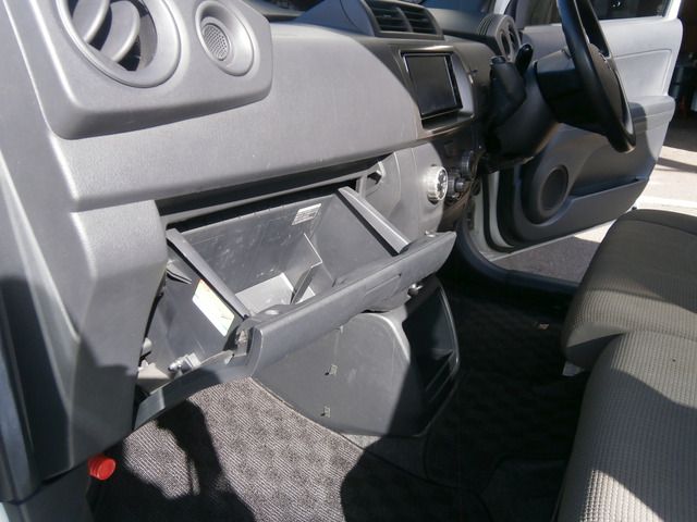 Toyota BB 2010-01 183075-15