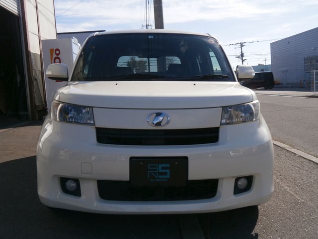 Toyota BB 2010-01 183075-1