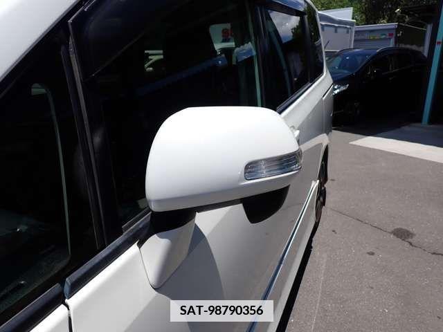 Toyota VOXY 2011-09 351809-9