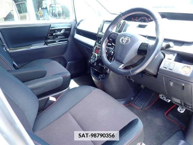 Toyota VOXY 2011-09 351809-18