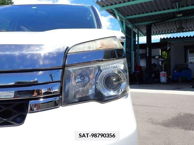 Toyota VOXY 2011-09 351809-7