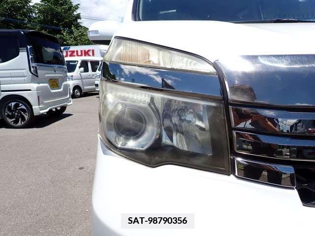 Toyota VOXY 2011-09 351809-6