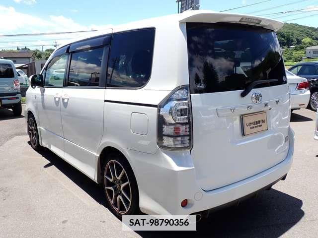 Toyota VOXY 2011-09 351809-5