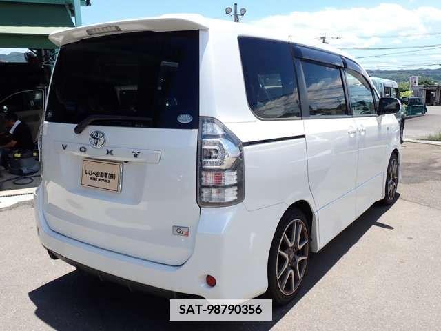 Toyota VOXY 2011-09 351809-3