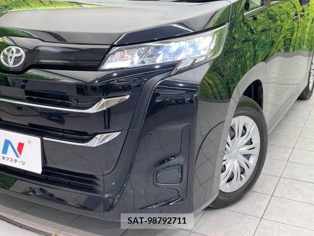 Toyota NOAH 2023-04 229481-12