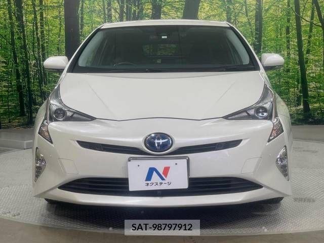 Toyota PRIUS 2016-01 331463-15