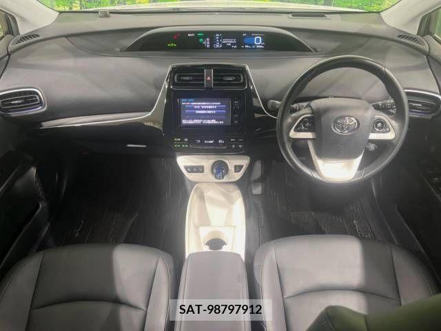 Toyota PRIUS 2016-01 331463-1