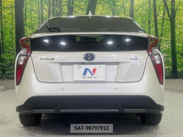 Toyota PRIUS 2016-01 331463-16