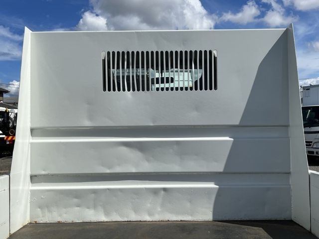 Isuzu ELF TRUCK 2003-02 21087-9