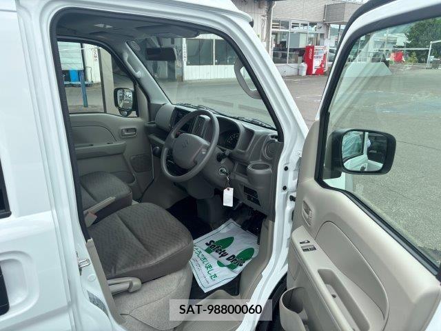 Suzuki EVERY 2023-11 297483-1