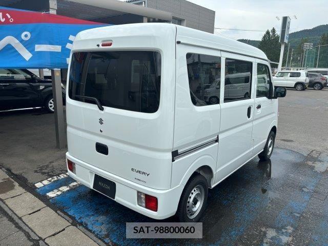 Suzuki EVERY 2023-11 297483-2