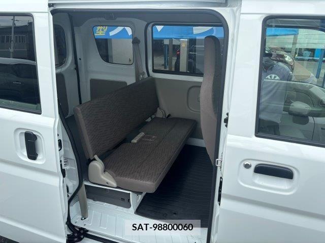 Suzuki EVERY 2023-11 297483-3