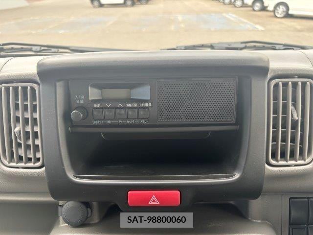 Suzuki EVERY 2023-11 297483-7