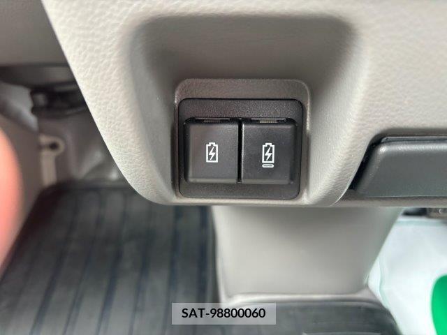 Suzuki EVERY 2023-11 297483-8