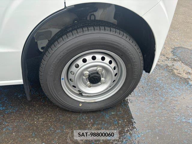 Suzuki EVERY 2023-11 297483-13
