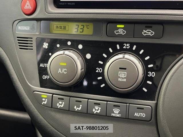 Toyota SIENTA 2013-01 341650-7