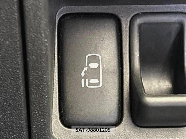 Toyota SIENTA 2013-01 341650-4