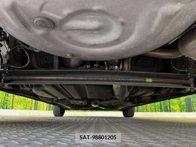 Toyota SIENTA 2013-01 341650-19