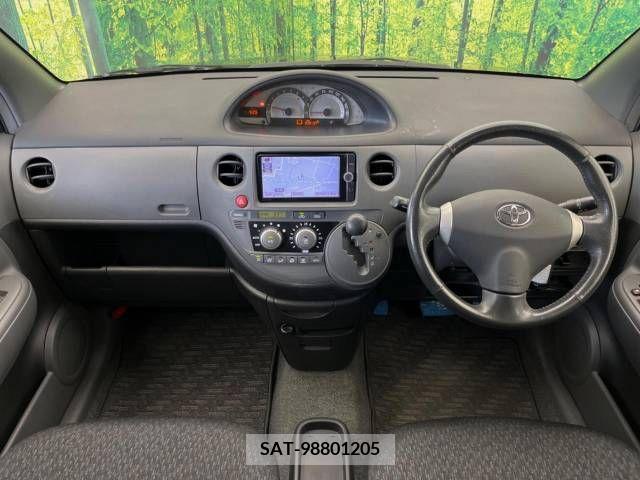 Toyota SIENTA 2013-01 341650-1