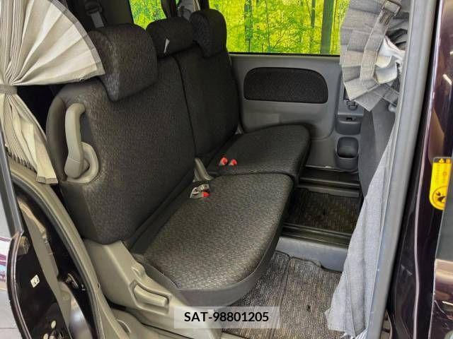 Toyota SIENTA 2013-01 341650-9