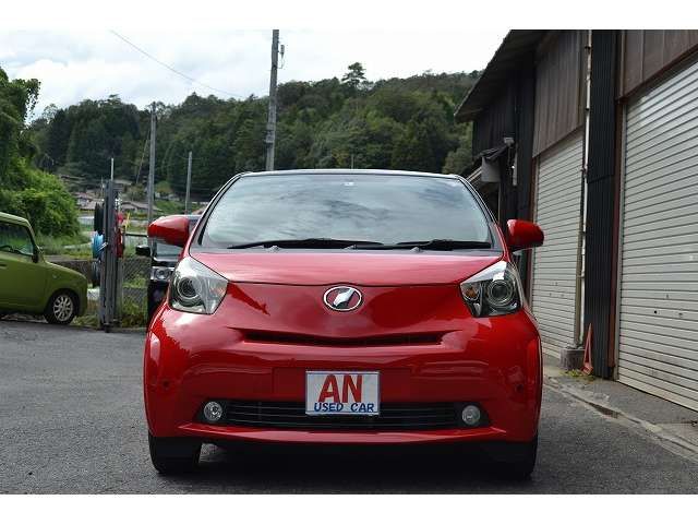 Toyota IQ 2010-06 14759-2