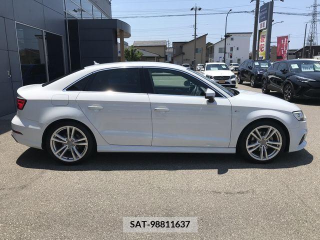 Audi A3 SEDAN 2018-06 317855-5