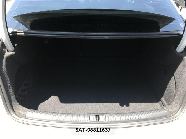 Audi A3 SEDAN 2018-06 317855-13