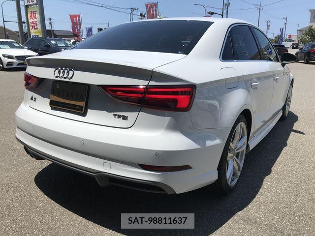 Audi A3 SEDAN 2018-06 317855-2