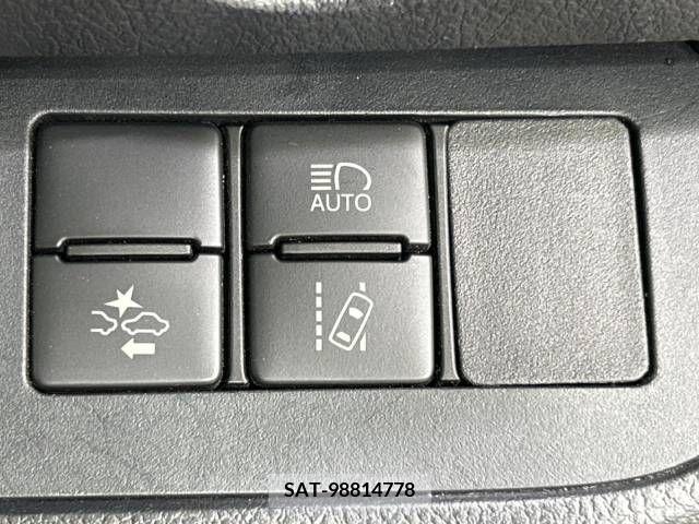 Toyota SIENTA 2021-03 382046-5