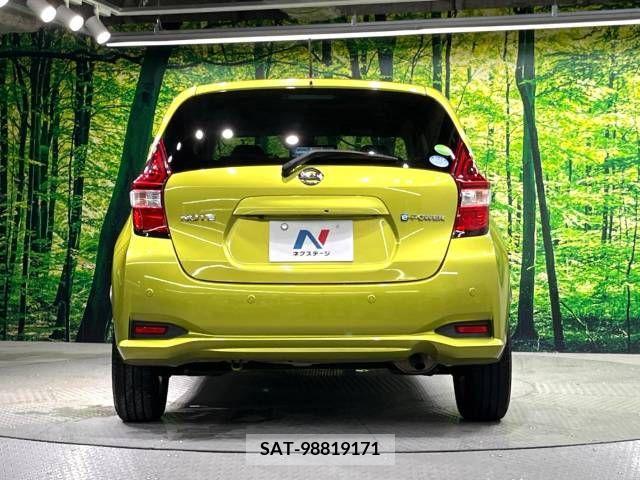 Nissan NOTE 2017-02 365327-15