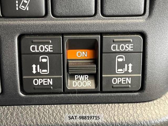 Toyota VOXY 2018-03 288928-5